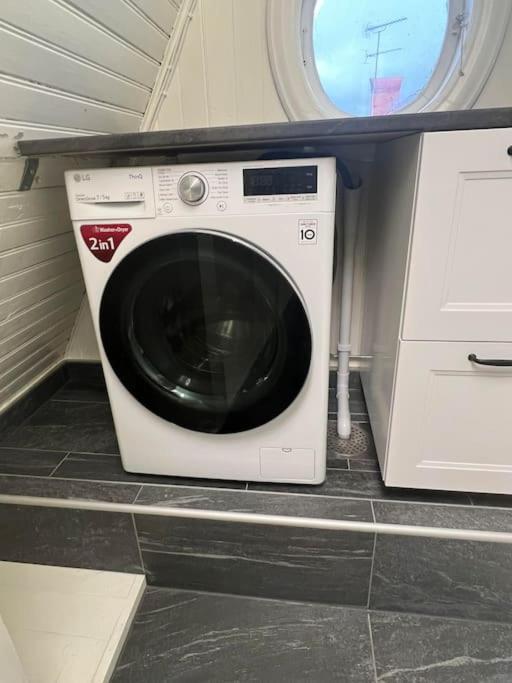 Haerligt Stort Boende I Perfekt Laege Borås Exteriör bild