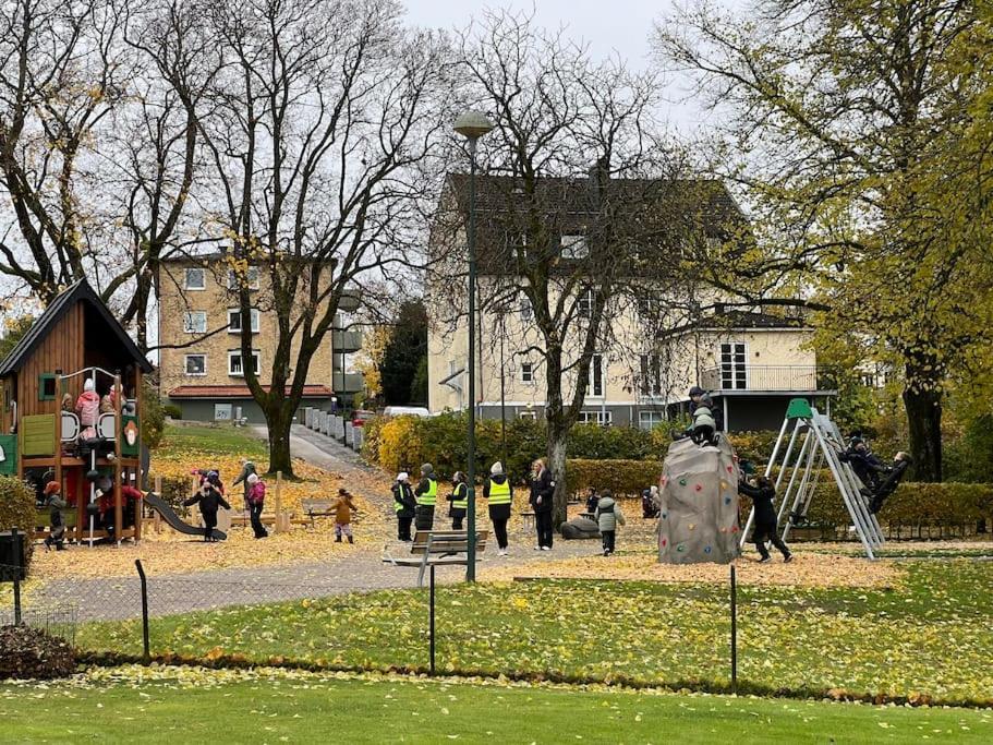 Haerligt Stort Boende I Perfekt Laege Borås Exteriör bild